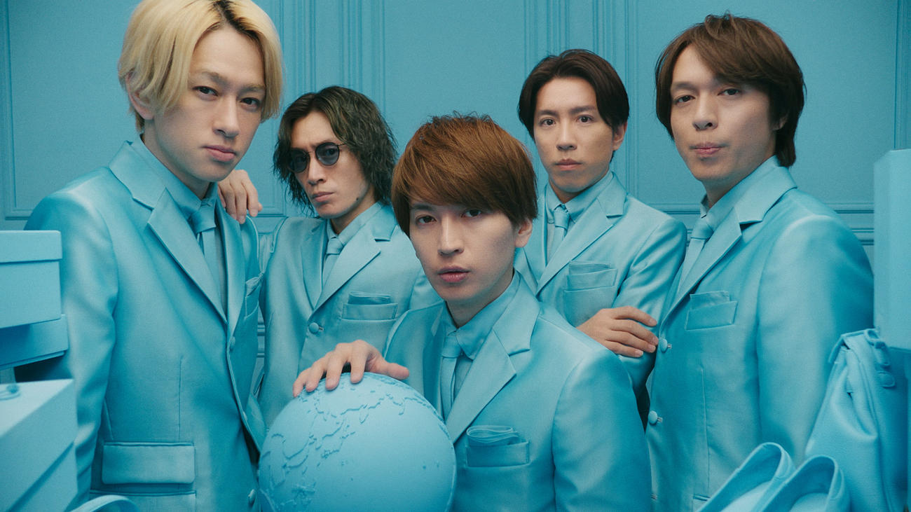 「なんぼや」の新CMに出演する関ジャニ∞。左から横山裕、安田章大、大倉忠義、村上信五、丸山隆平