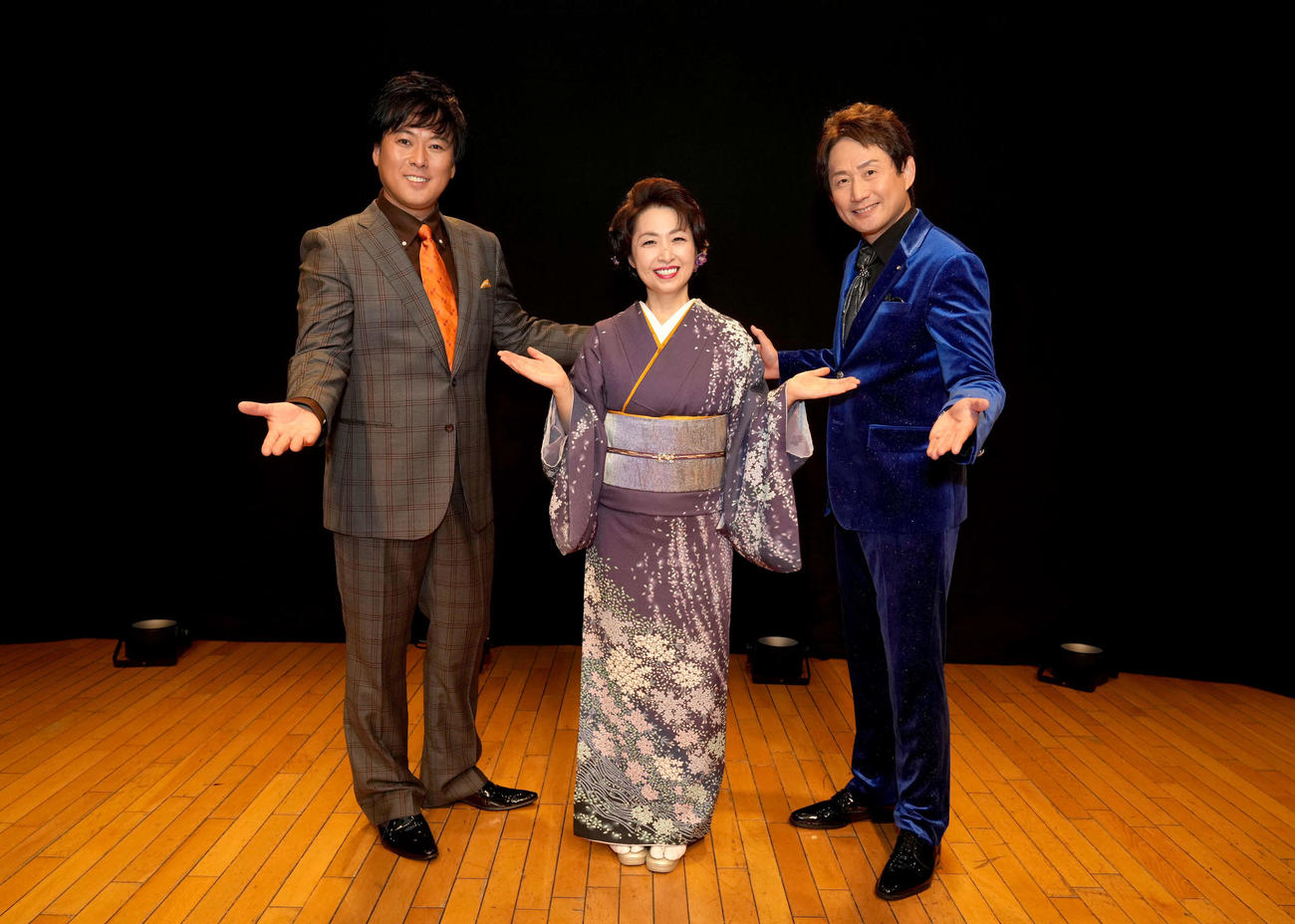 配信ライブを行った、左から黒川真一朗、野中さおり、谷龍介