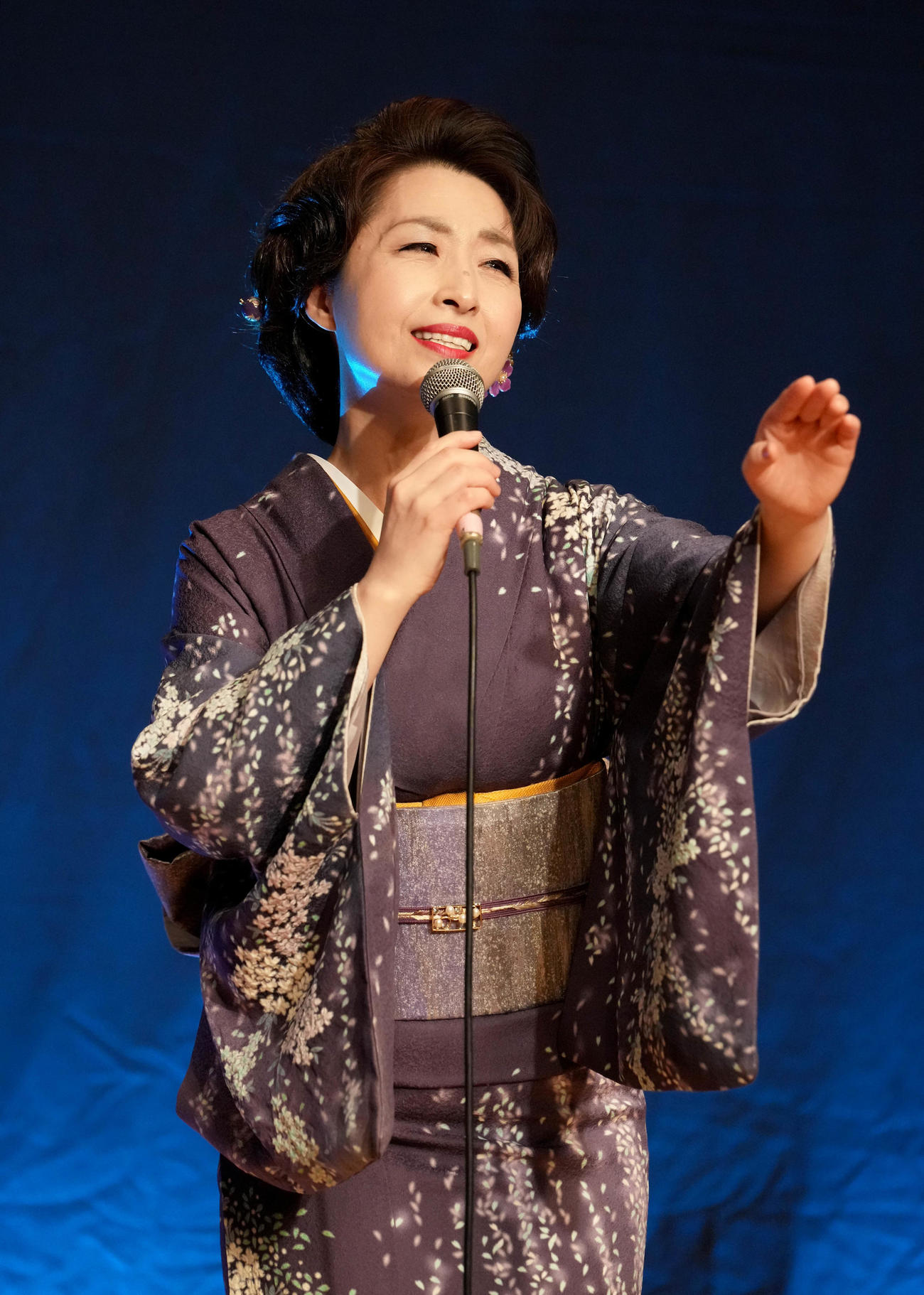 配信ライブを行った野中さおり