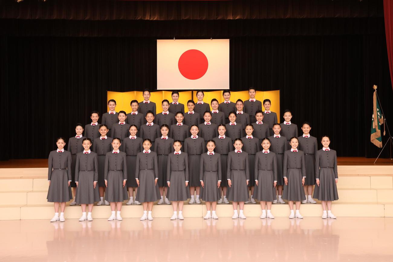 入学式に臨んだ宝塚音楽学校110期生