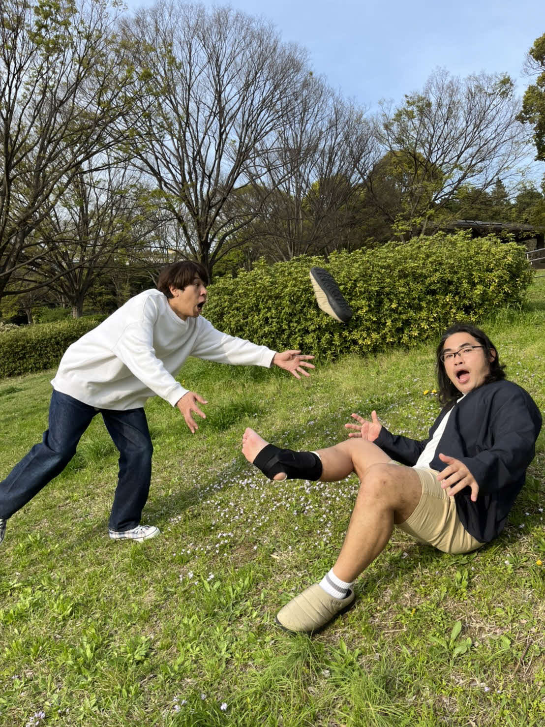 6月24、25日に、東京・北沢タウンホールで、14回目の単独ライブ「すってんこロッチ」を開催するお笑いコンビ、ロッチのコカドケンタロウ（左）と中岡創一
