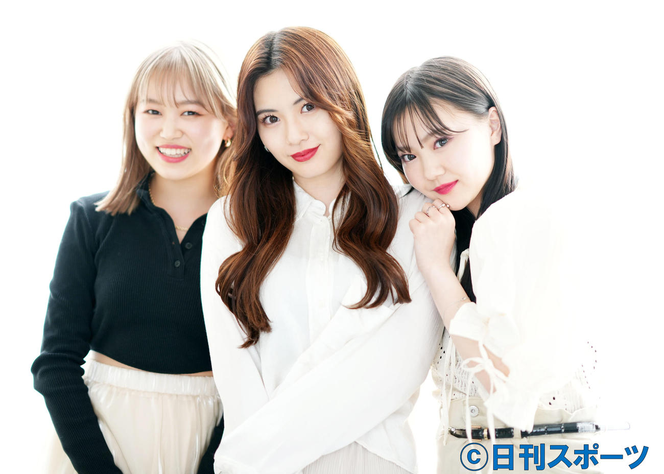 1stアルバム「i」リリースが決まり取材に応じたi Scream。左からYUNA、RUI、HINATA（撮影・横山健太）