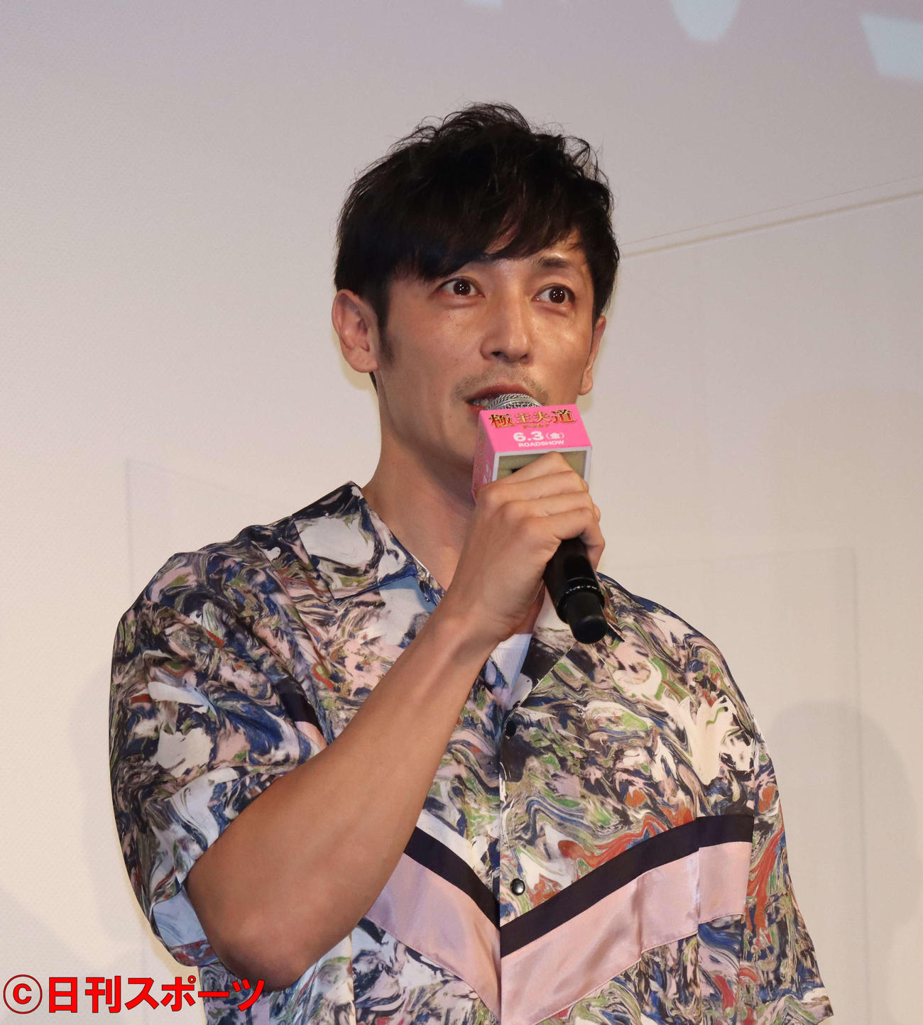 映画「極主夫道　ザ・シネマ」の試写会であいさつする玉木宏（撮影・小林千穂）