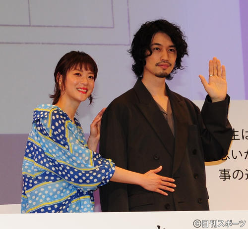 Netflixドラマ「ヒヤマケンタロウの妊娠」の配信記念イベントを行った上野樹里と斎藤工