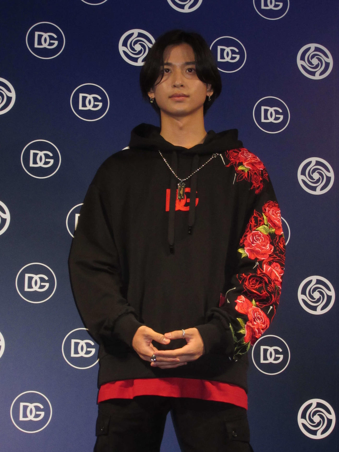 「ドルチェ＆ガッバーナ×呪術廻戦」ポップアップストアin渋谷フォトコールに出席したWho－Ya（撮影・加藤理沙）