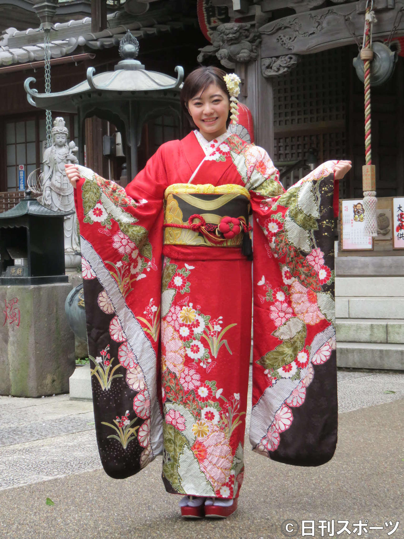 新成人のお寺参りを行った吉柳咲良