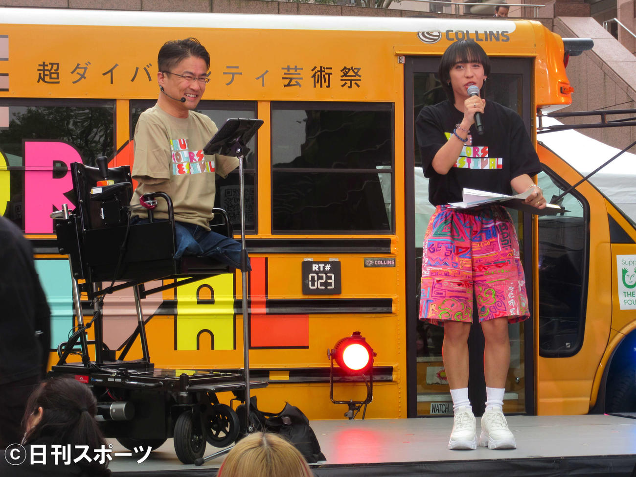 「True Colors CARAVAN」出発式に出席した、乙武洋匡（左）とryuchell（撮影・加藤理沙）