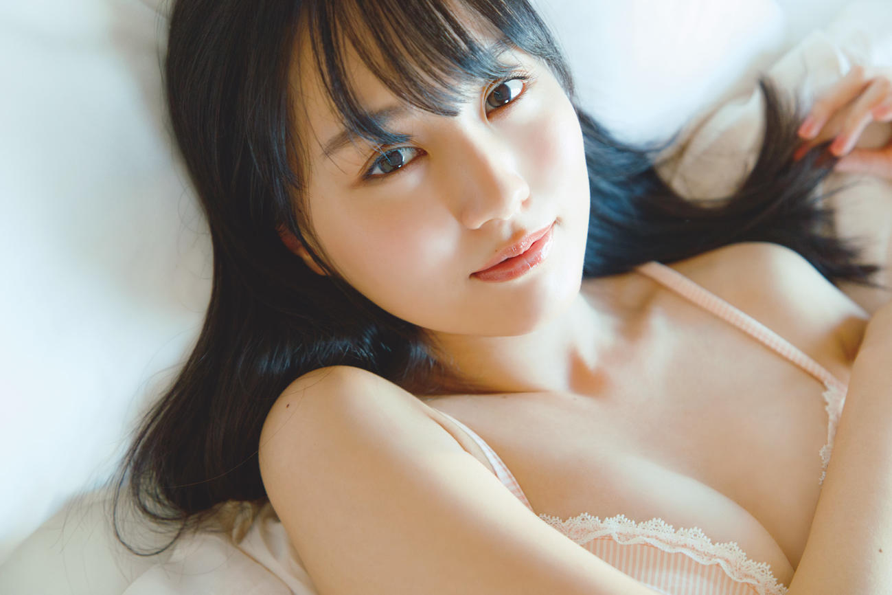 乃木坂46賀喜遥香ファースト写真集「まっさら」のランジェリーカット