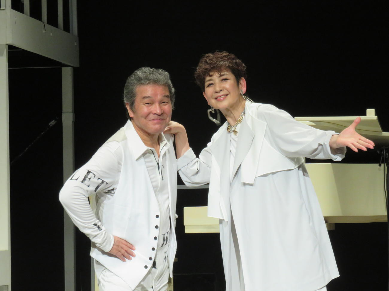 公演「ぼくたちの音を楽しむ～いずみたくと中村八大の歌物語～」に出演する今陽子（右）尾藤イサオ