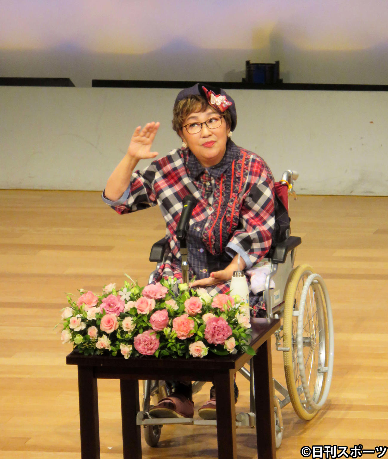 闘病後初めて、1人での講演に臨んだ宮川花子（撮影・村上久美子）