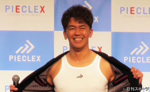 武井壮 耐用年数が長くなると気付いた トレードマークのタンクトップは１カ月30枚を使い回す 芸能写真ニュース 日刊スポーツ