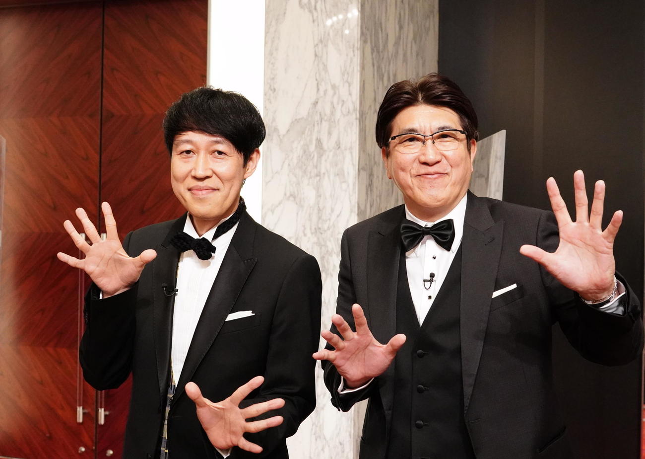 初共演の小籔千豊（左）と石橋貴明（C）AbemaTV, Inc.