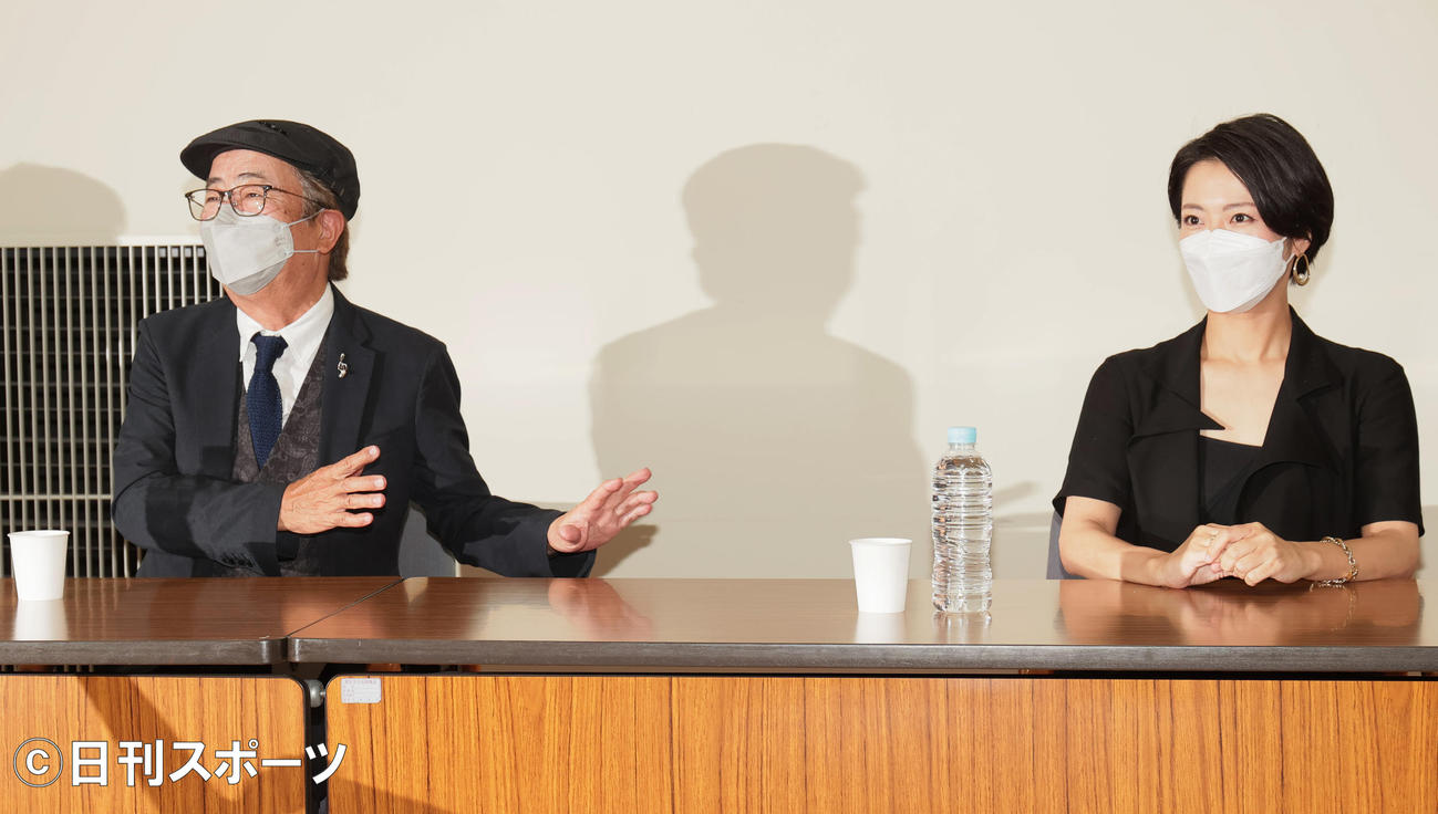 歌劇「400歳のカストラート」の会見を行う大和田獏（左）と大和田美帆（撮影・野上伸悟）