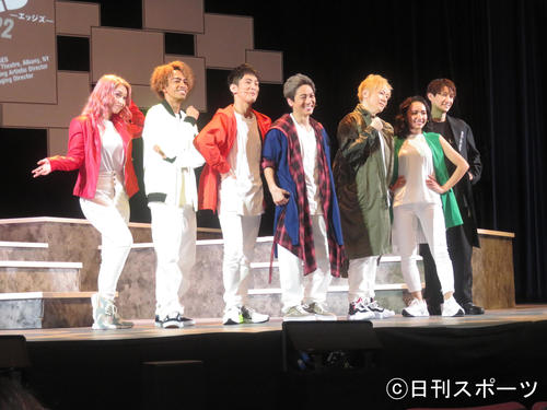 屋良朝幸 とにかくいい声を出してくる 草間リチャード敬太を称賛 主演ミュージカル開幕 ジャニーズ写真ニュース 日刊スポーツ
