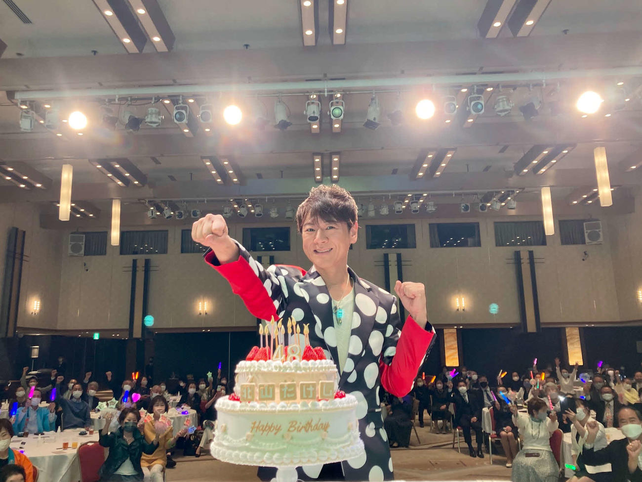 2年ぶりのバースデーライブでファンと誕生日を祝う北山たけし