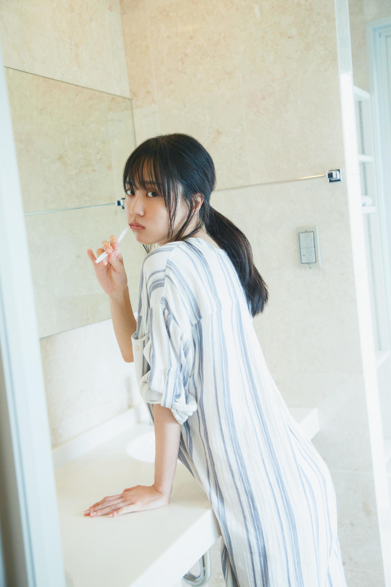 乃木坂46賀喜遥香ファースト写真集「まっさら」の表紙