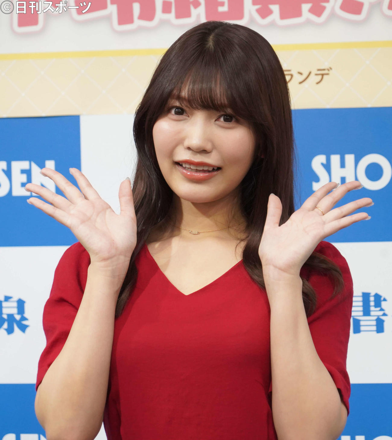 2冊目の写真集「in the seasons」（光文社）の発売記念イベントを行ったアイドルグループまねきケチャの松下玲緒菜（撮影・佐藤成）