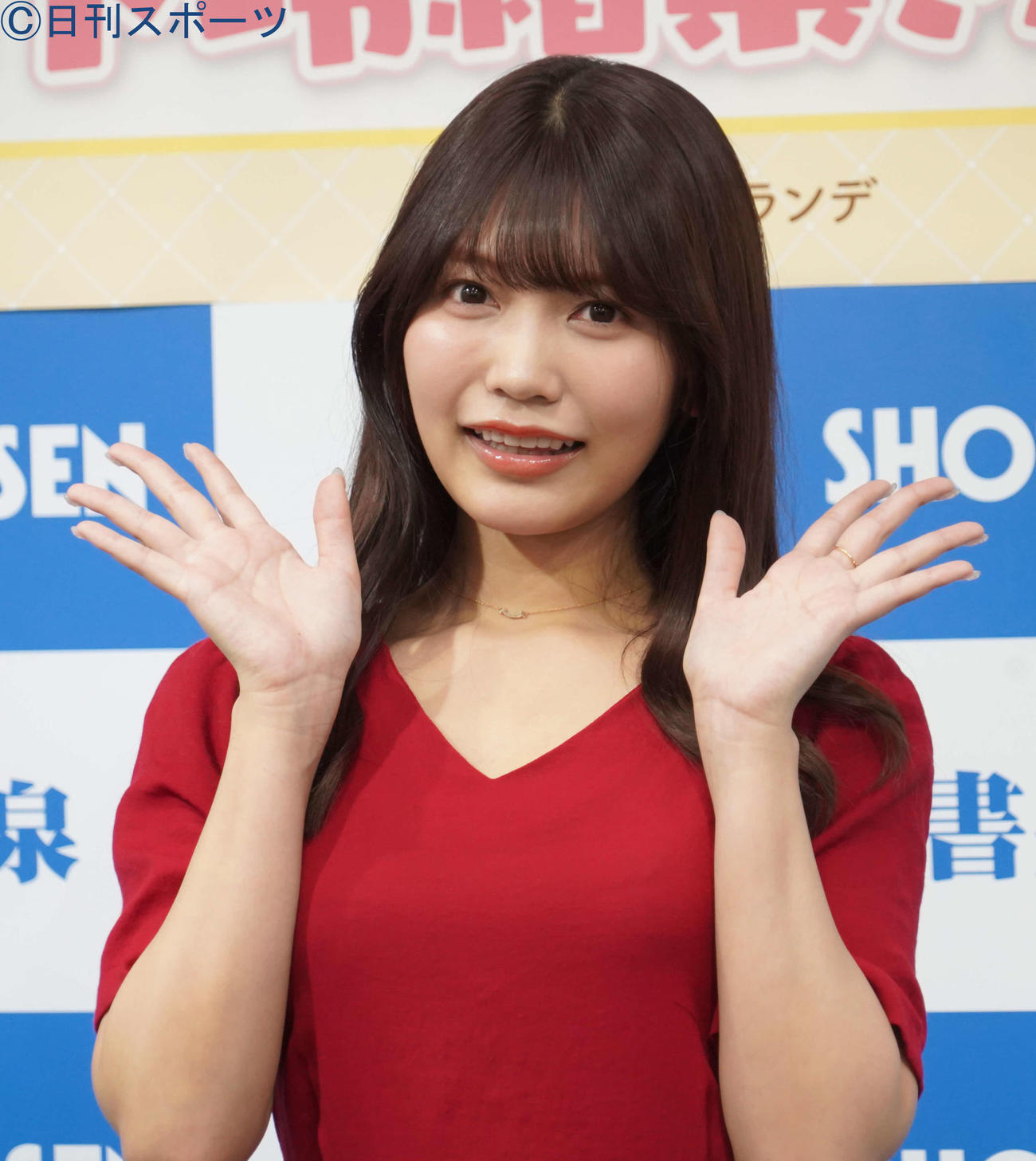 2冊目の写真集「in the seasons」（光文社）の発売記念イベントを行ったアイドルグループまねきケチャの松下玲緒菜（撮影・佐藤成）