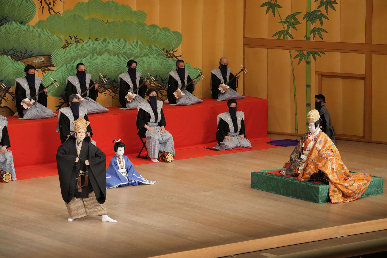 「團菊祭五月大歌舞伎」の第2部「土蜘」に出演した、左から尾上菊之助、尾上丑之助、尾上菊五郎（松竹提供）