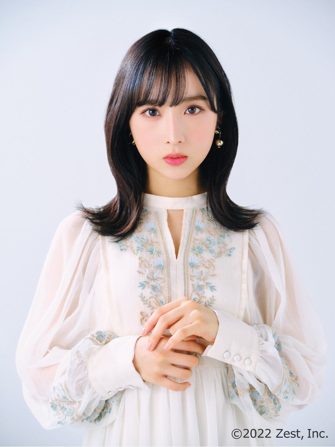 舞台「オッドタクシー　金鋼石（ダイヤモンド）は傷つかない」でメインキャストとして出演するAKB48小栗有以