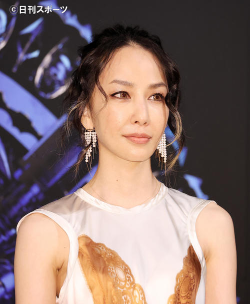 「BATMAN葬られた真実」公開記念プレミアイベントに登壇した中島美嘉（撮影・鈴木正人）