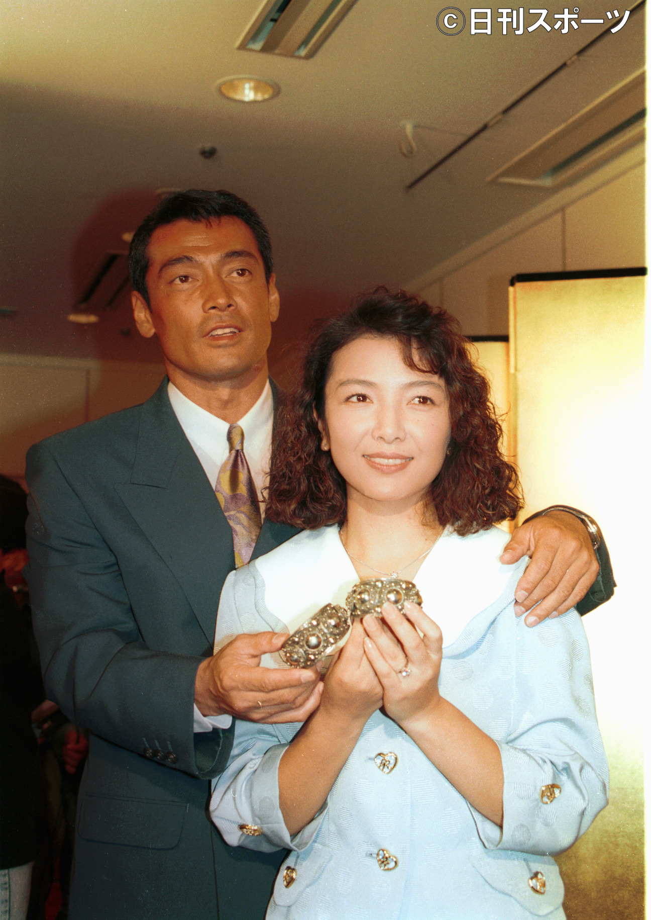 1993年10月、3年半に及ぶ交際を実らせ婚約した俳優の渡辺裕之さんと女優の原日出子