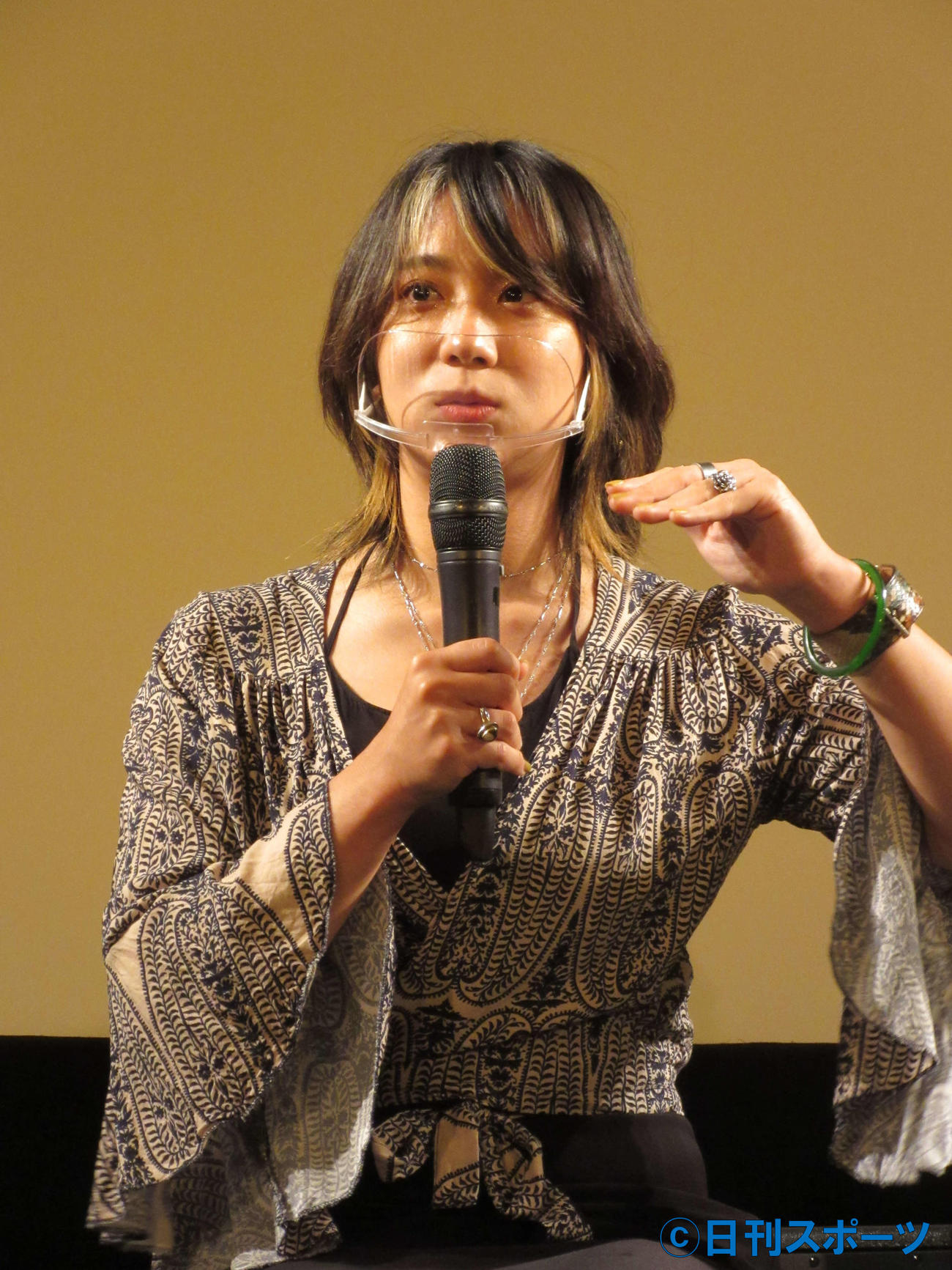 映画「生きててよかった」上映イベントでクロストークする伊澤彩織（撮影・加藤理沙）