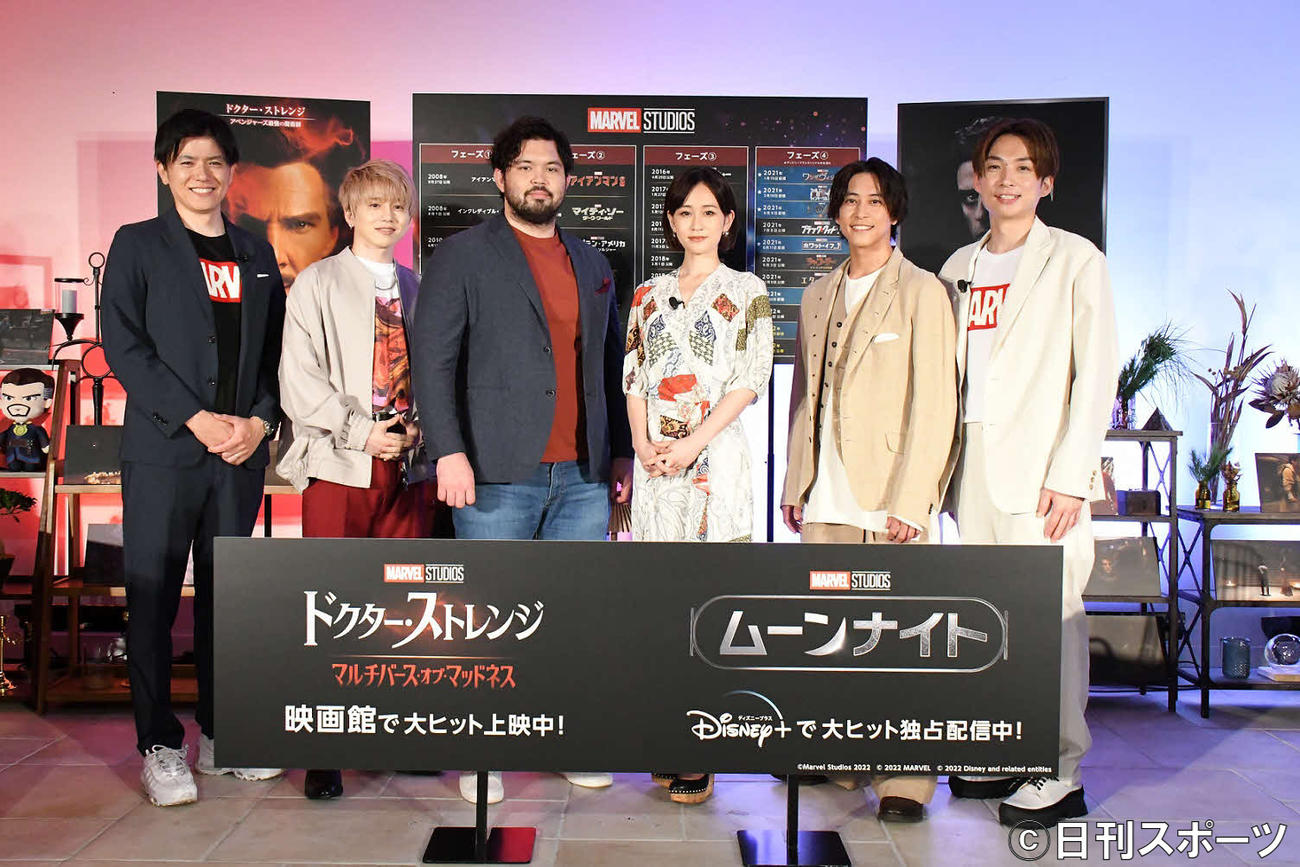 イベントに出席した、左から青木源太、花森想太、ウルフ・アロン、前田敦子、佐野岳、河井ゆずる