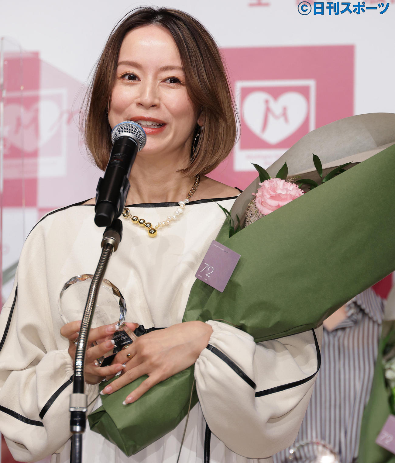 第14回ベストマザー賞音楽部門を受賞した鈴木亜美（撮影・中島郁夫）