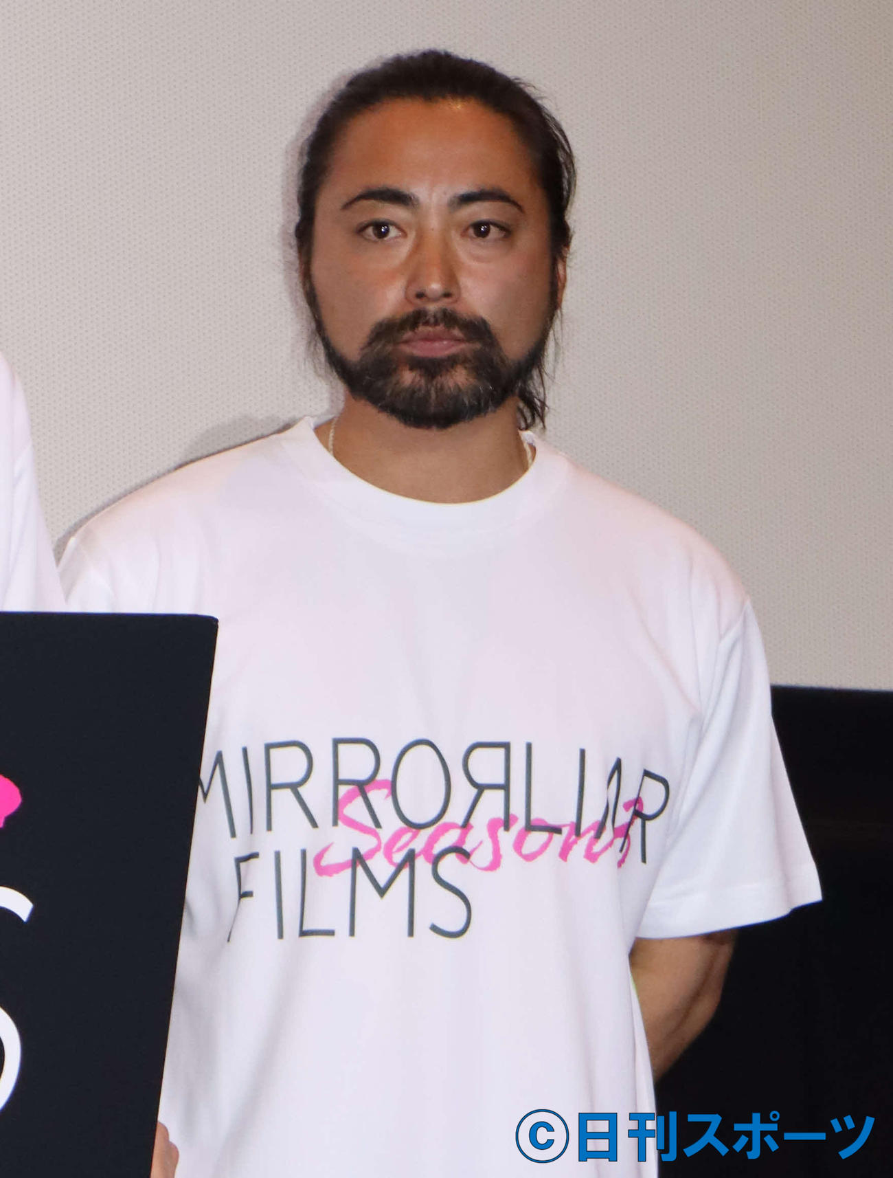 「MIRRORLIAR FILMS」シーズン3の初日舞台あいさつに出席した山田孝之監督