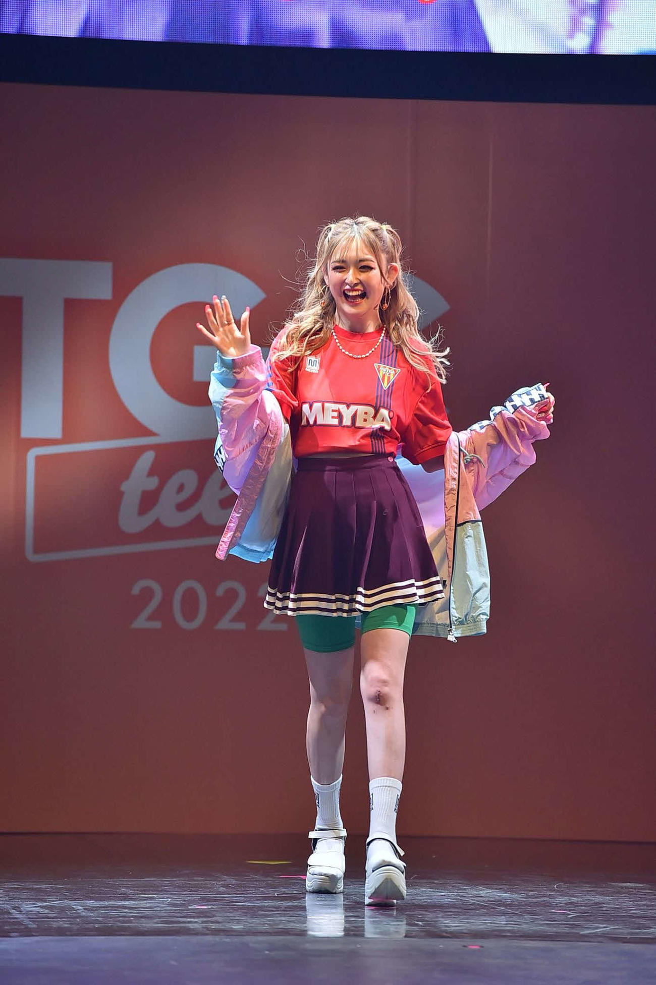 「TGC teen 2022 Fukuoka」でランウエーを歩くゆうちゃみ（C）TGC teen 2022