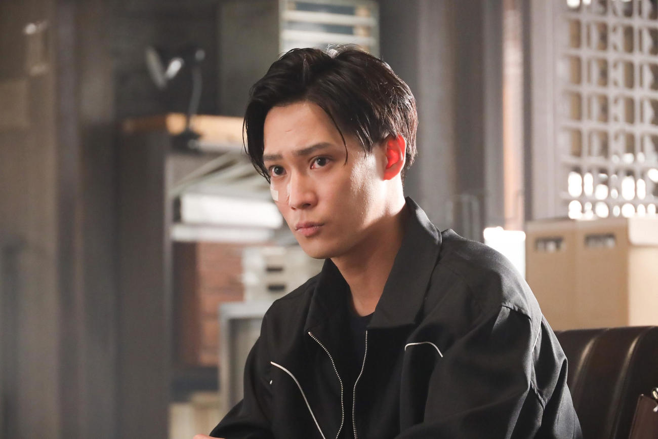 フジテレビ系連続ドラマ「元彼の遺言状」に出演する、味方良介