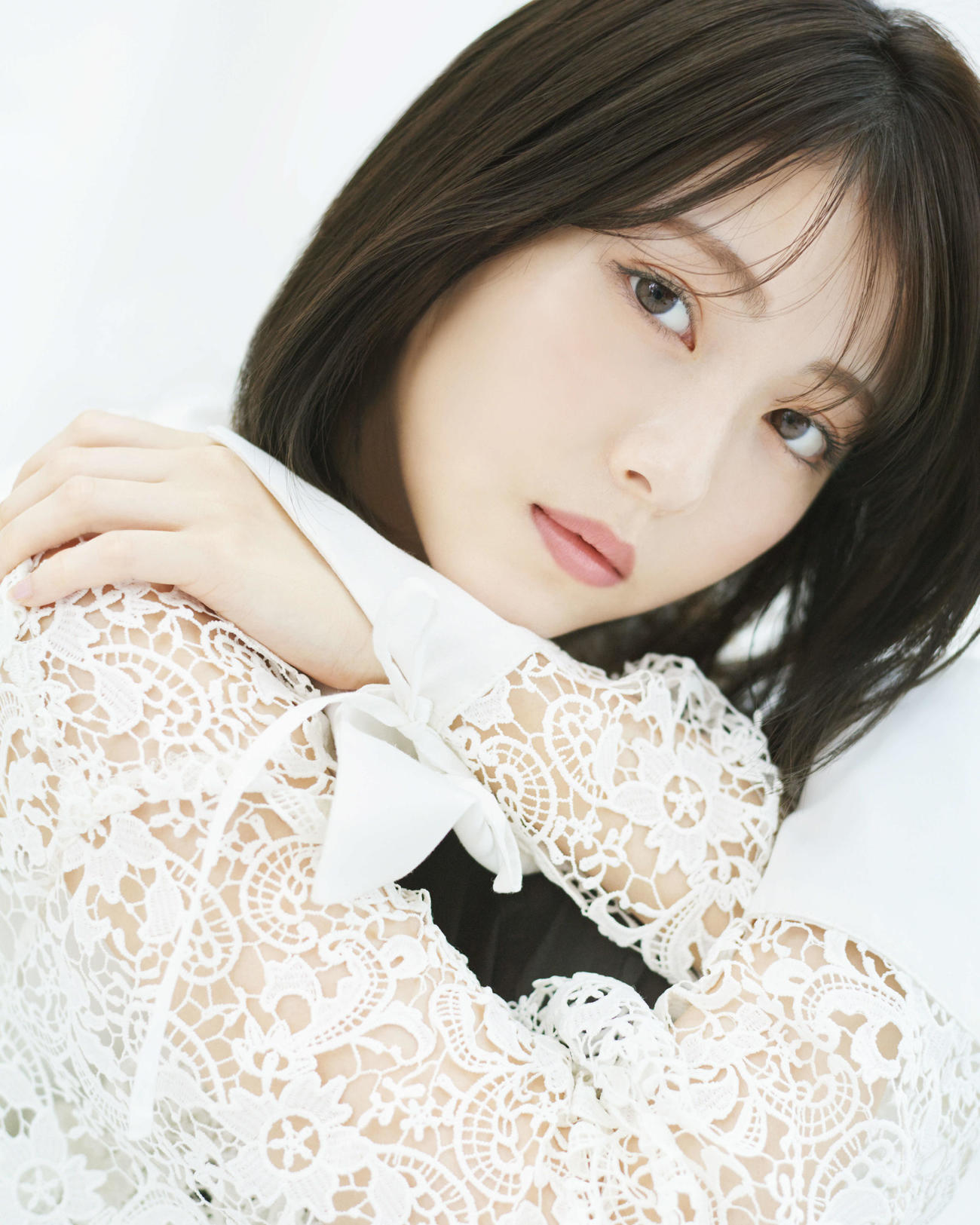 23年前期NHK連続テレビ小説「らんまん」で主人公の妻を演じる浜辺美波