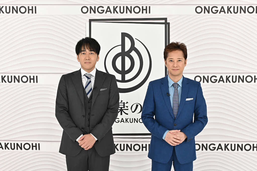 「音楽の日2022」総合司会を務めるTBS安住紳一郎アナウンサー（左）と中居正広