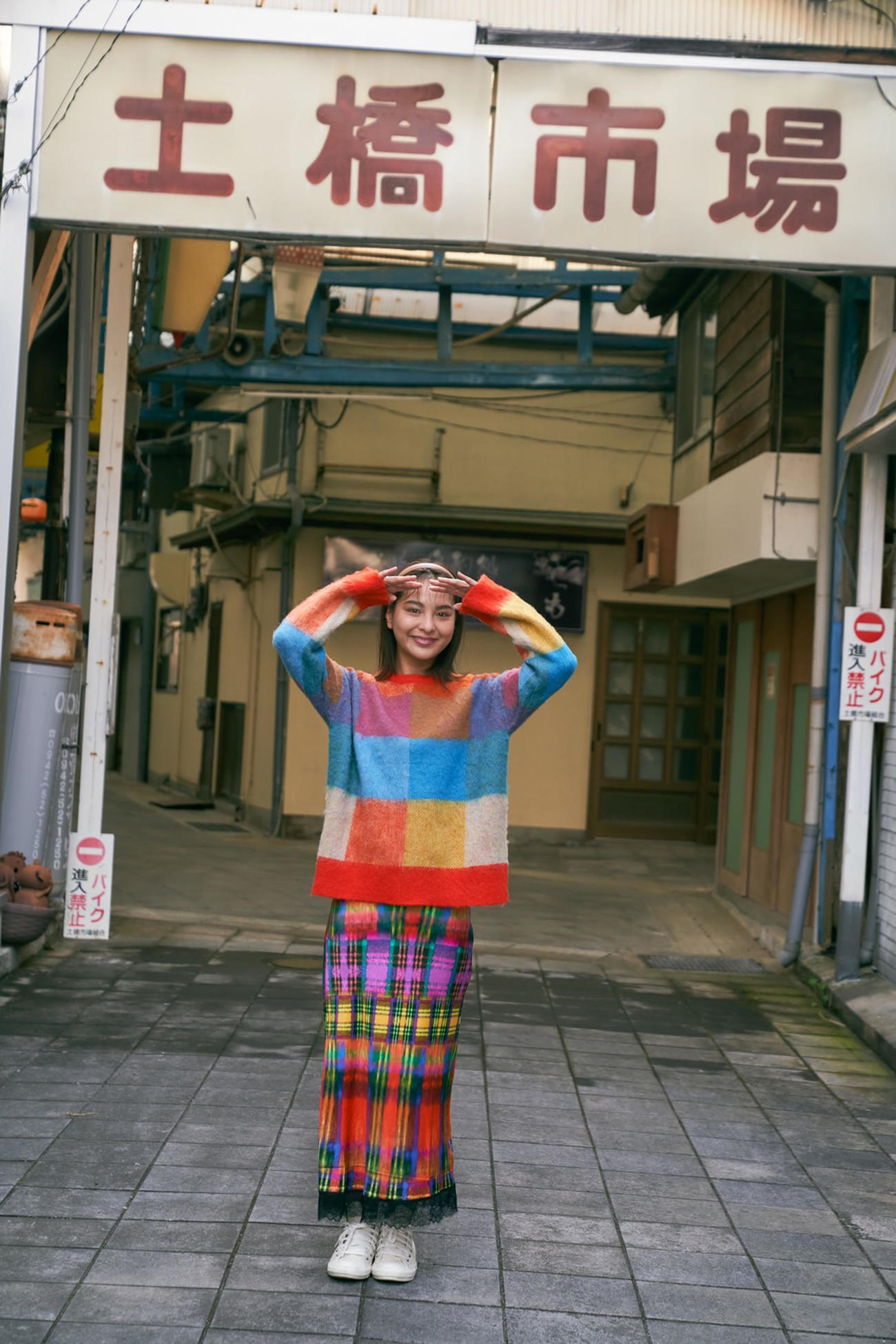 山口厚子ファースト写真集より。故郷の八女市の飲食店や観光スポットでも撮影した（金山拓未氏撮影）