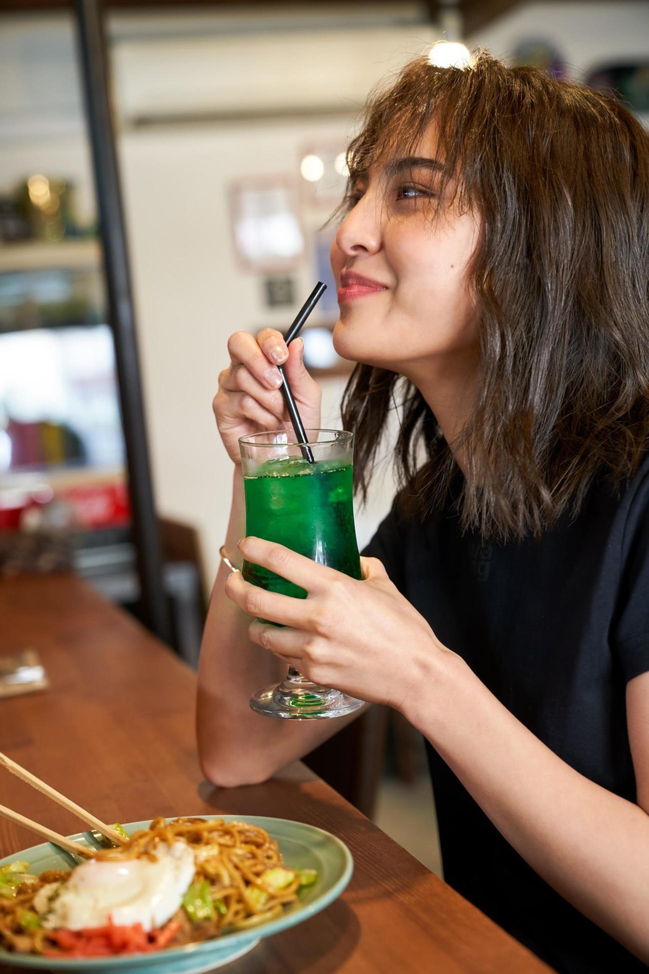 山口厚子ファースト写真集より。故郷の八女市の飲食店や観光スポットでも撮影した（金山拓未氏撮影）