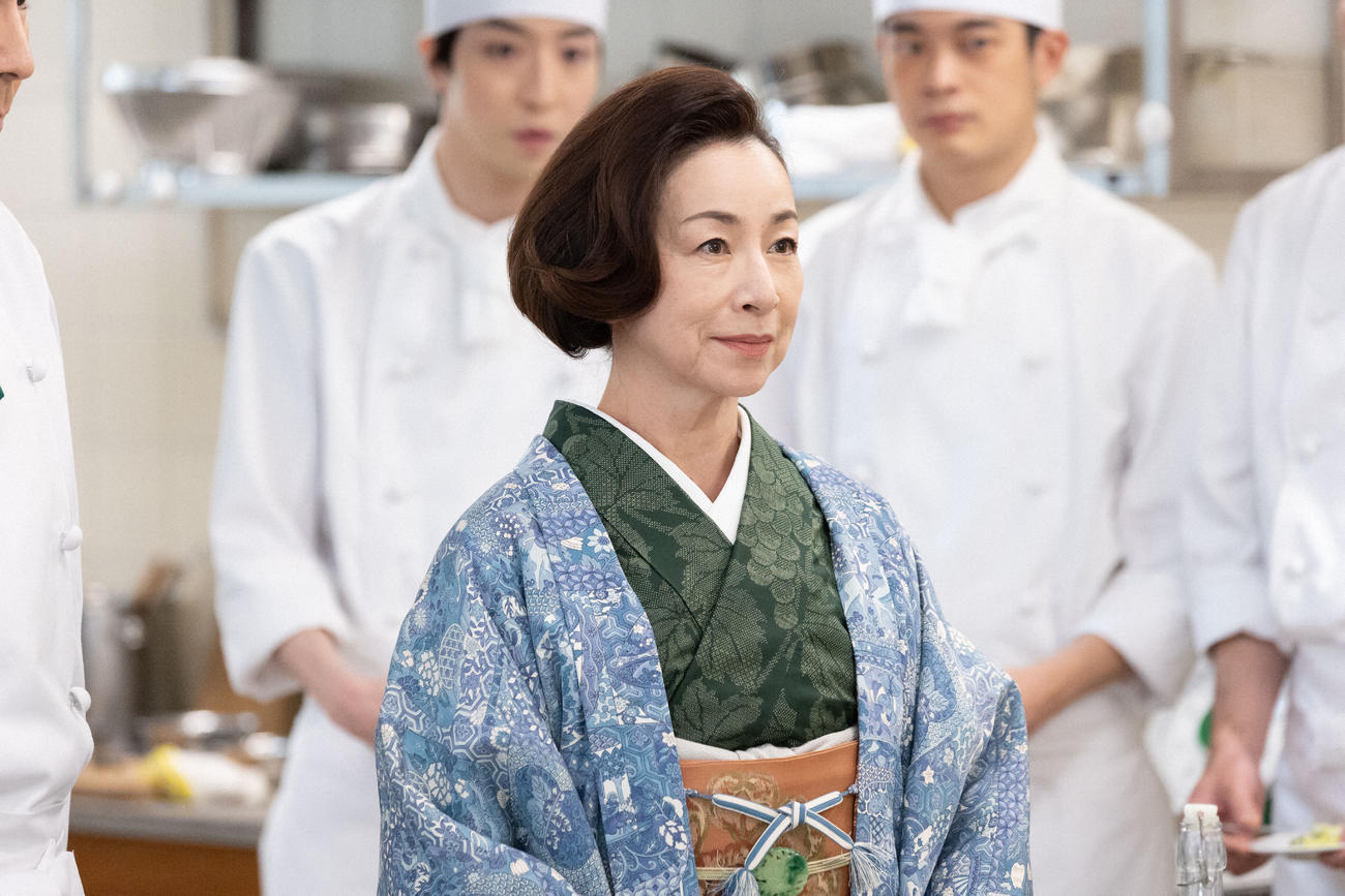 朝ドラ「ちむどんどん」より。鶴見の沖縄県人会の会長・平良三郎から紹介され比嘉暢子（黒島結菜）は銀座のレストランへ（C）NHK
