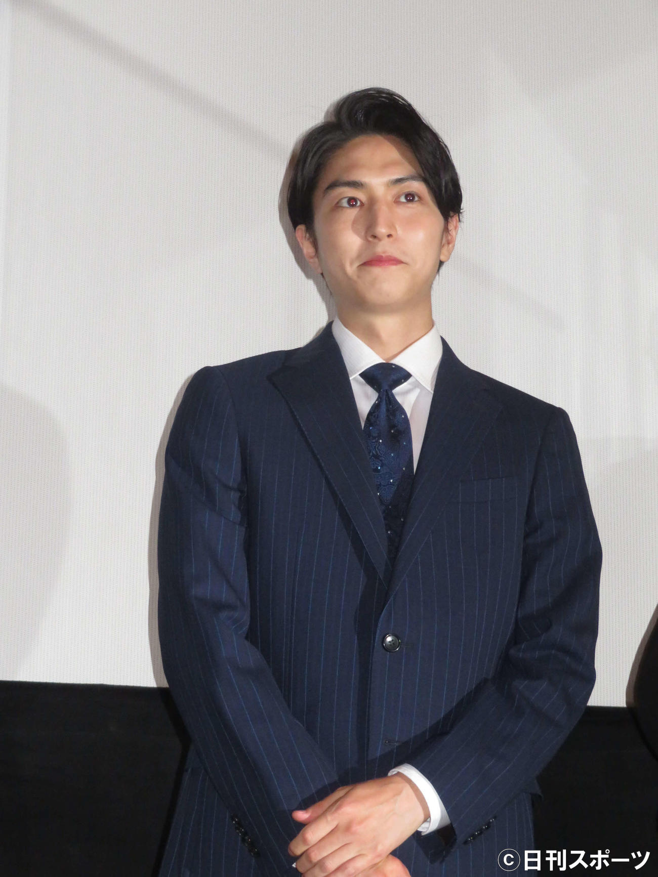 映画「恋い焦れ歌え」舞台あいさつ付き先行上映に登壇した稲葉友（撮影・村上幸将）
