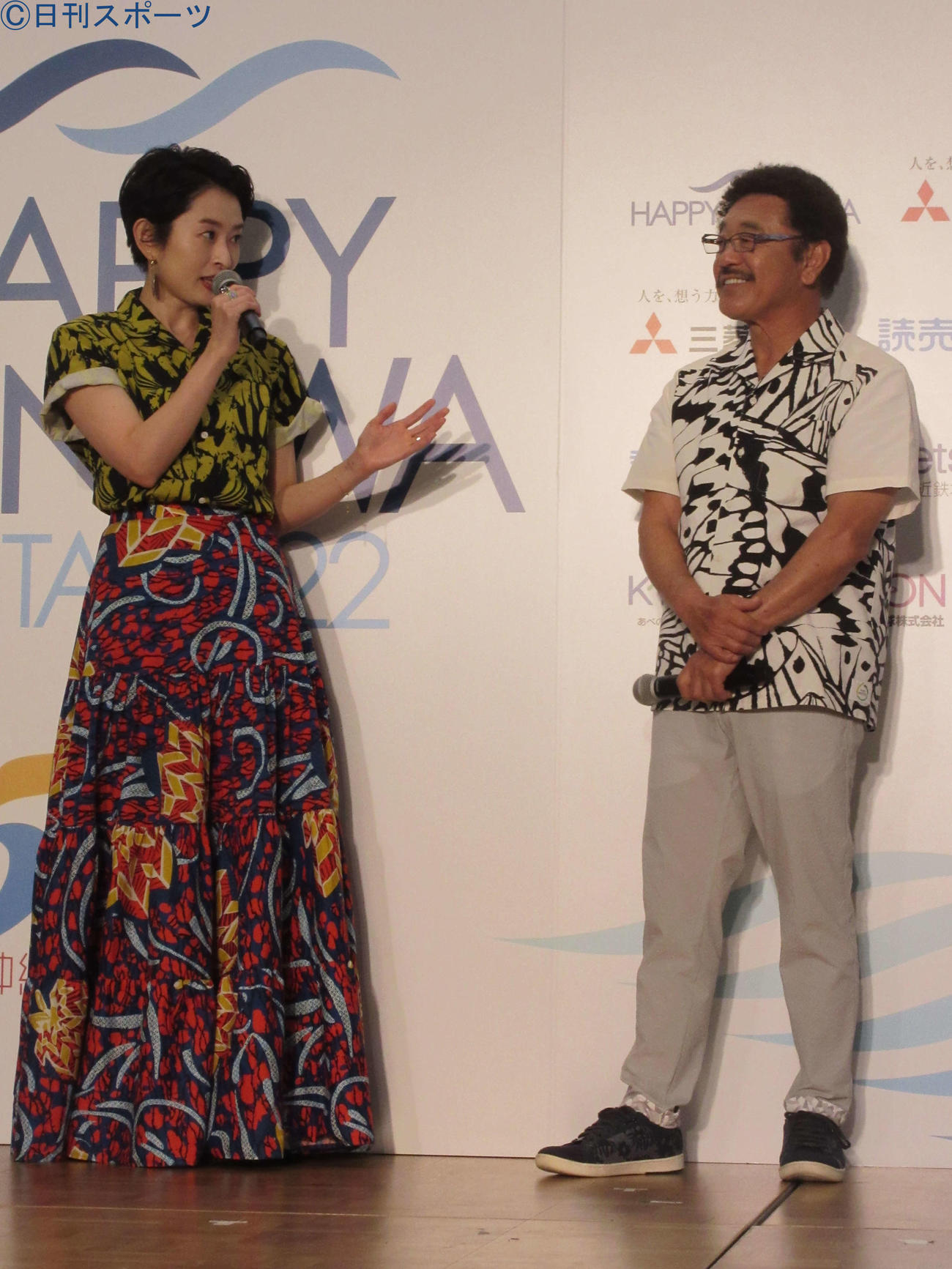 沖縄本土復帰50周年記念イベント「HAPPY OKINAWA FESTA2022」に出席した島袋寛子と具志堅用高（撮影・加藤理沙）