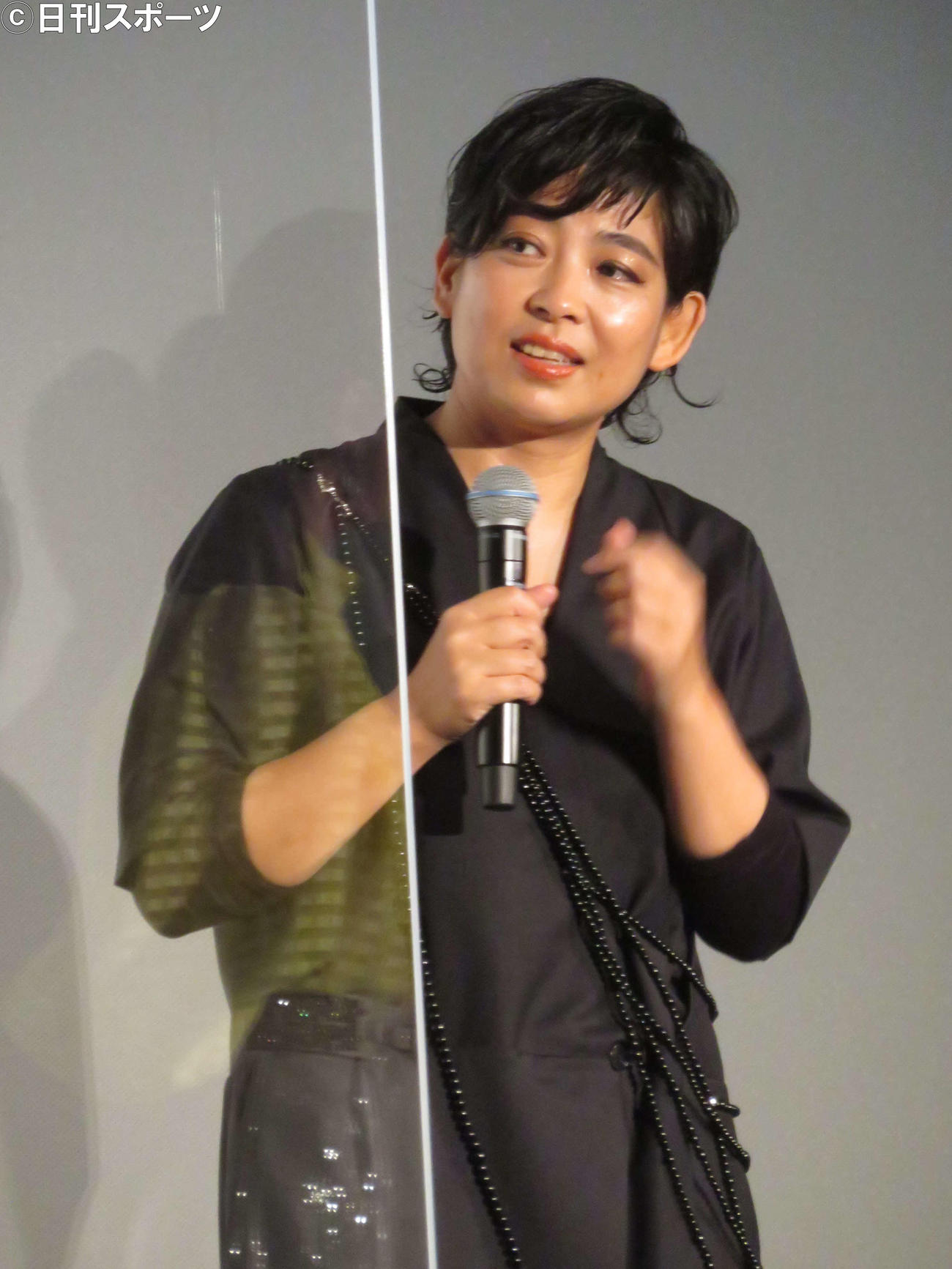 映画「流浪の月」初日舞台あいさつに登壇した内田也哉子（撮影・村上幸将）