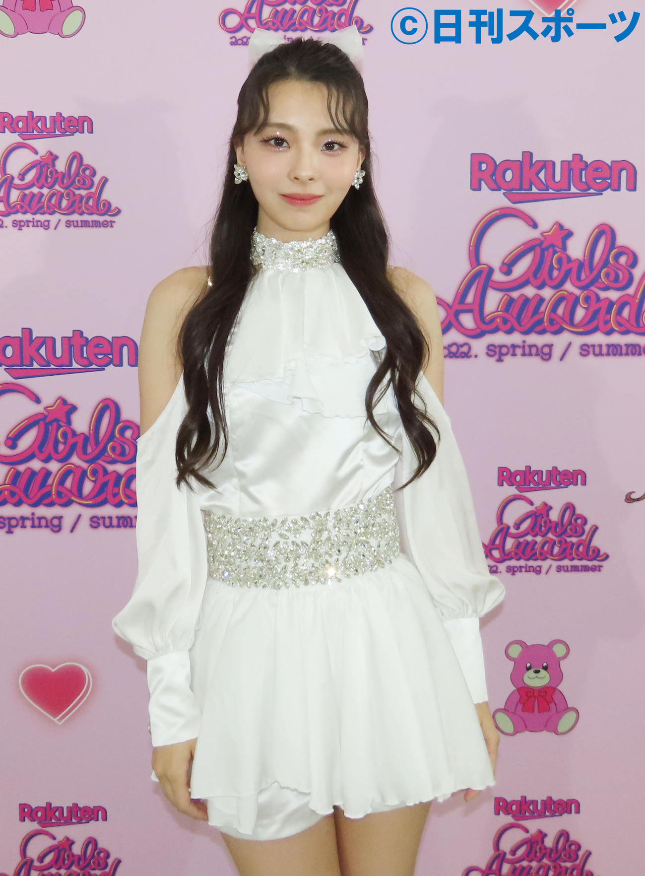 初のステージを披露した、川口ゆりな（撮影・佐藤勝亮）