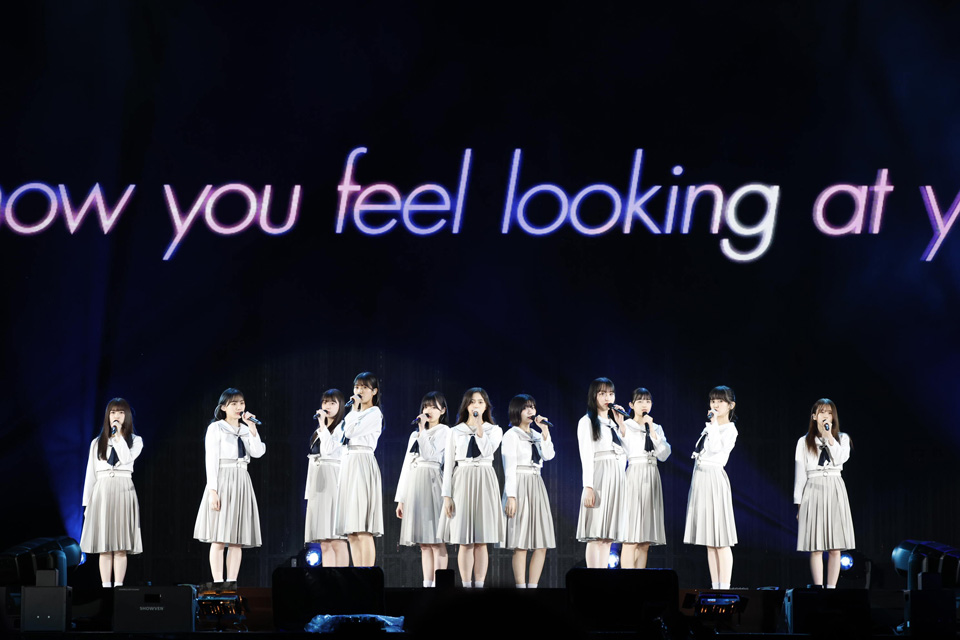 乃木坂デビュー10周年バースデーライブで「絶望の一秒前」を披露する5期生