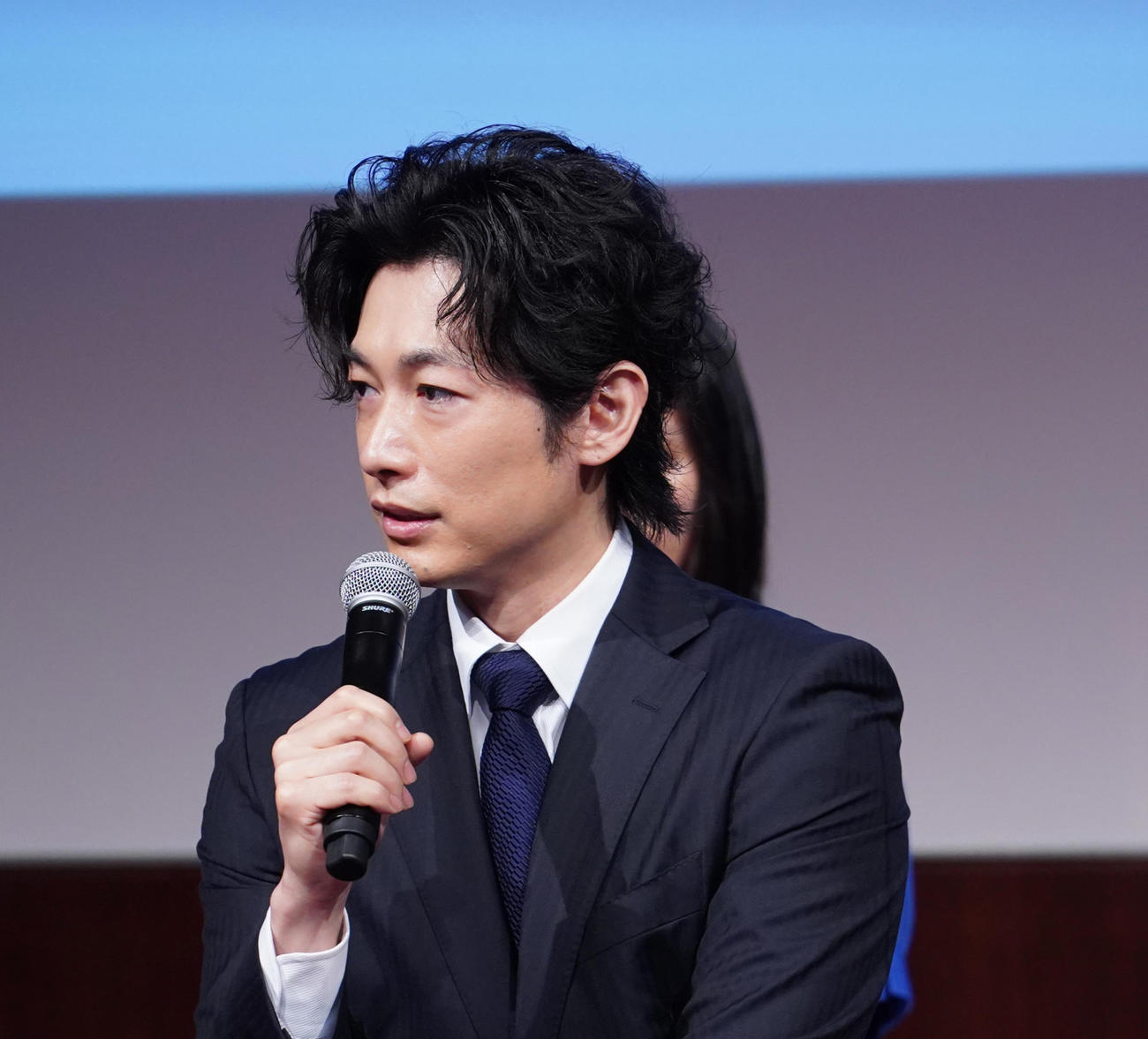 ドラマ「パンドラの果実～科学犯罪捜査ファイル～」に主演するディーン・フジオカ（2022年4月撮影）