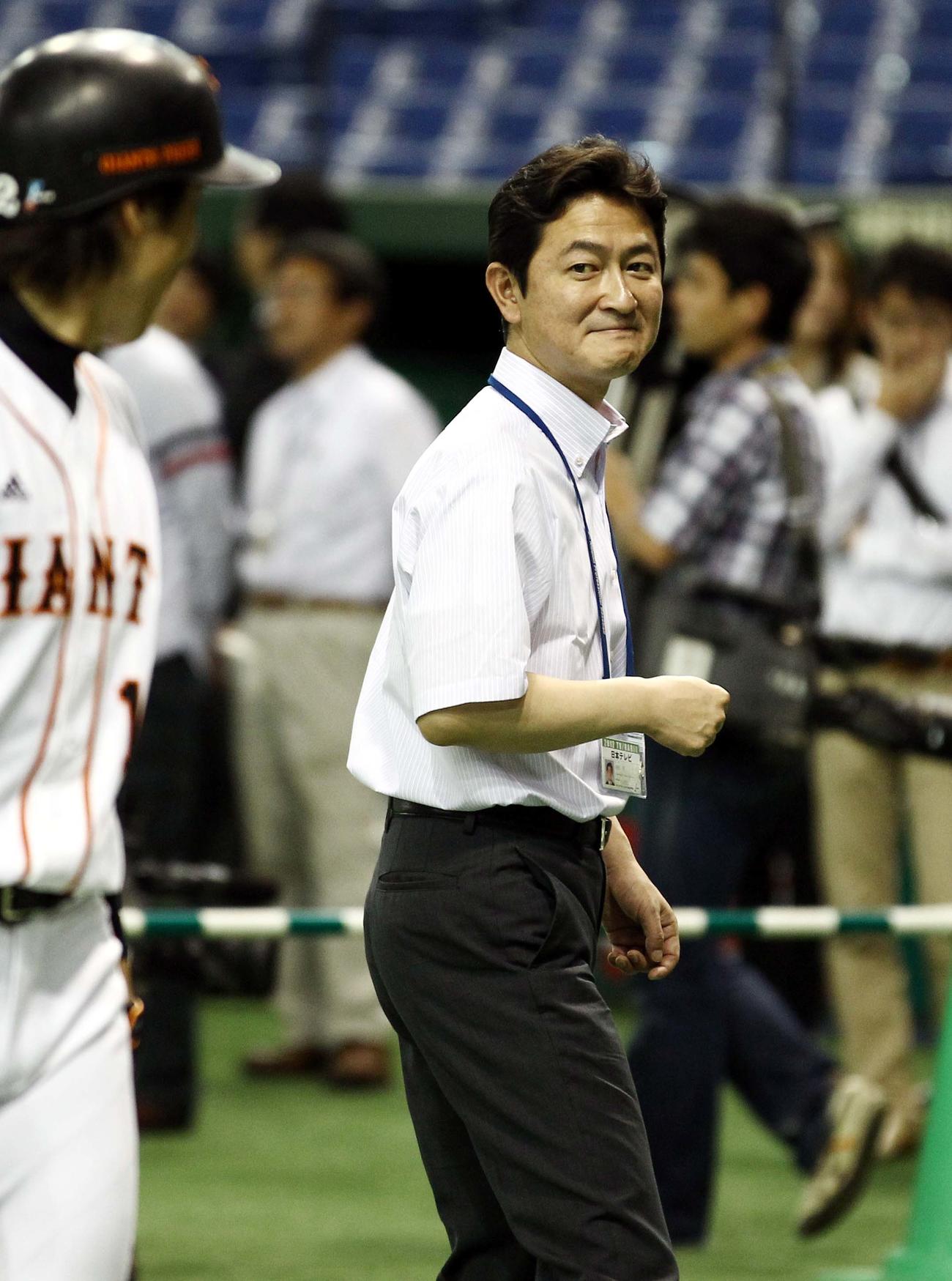 日本テレビの河村亮アナウンサー（12年6月撮影）