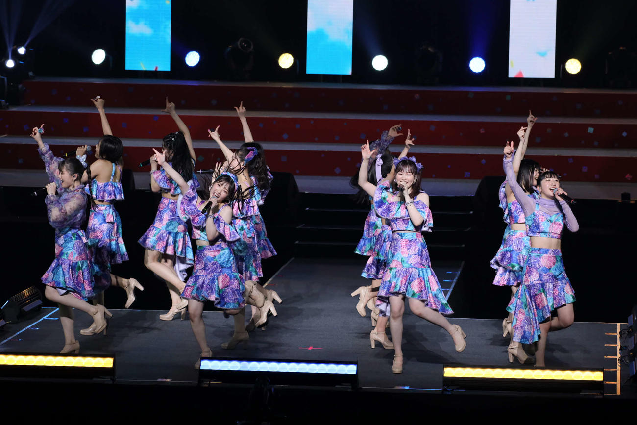 コンサート「CONCERT TOUR～PARADE　日本武道館スッペシャル～」を開催したつばきファクトリー