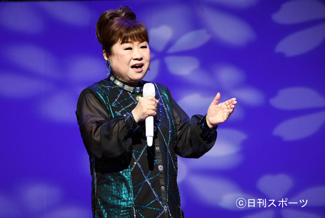 50周年記念コンサートを行った天童よしみ（撮影・大友陽平）