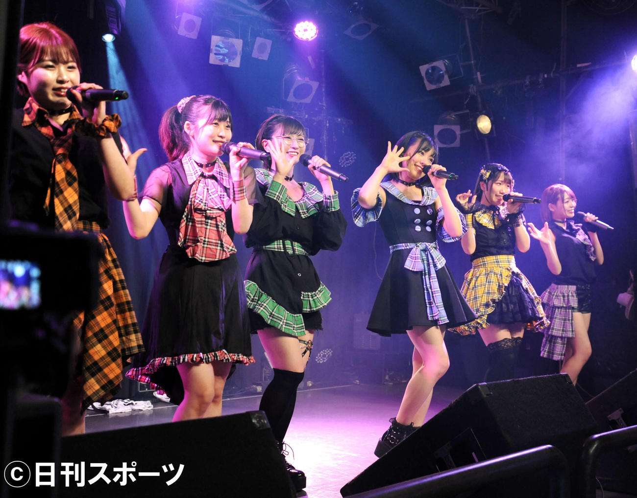 単独ライブを行った女性6人組アイドルグループ、アイアイタイガー（撮影・松尾幸之介）
