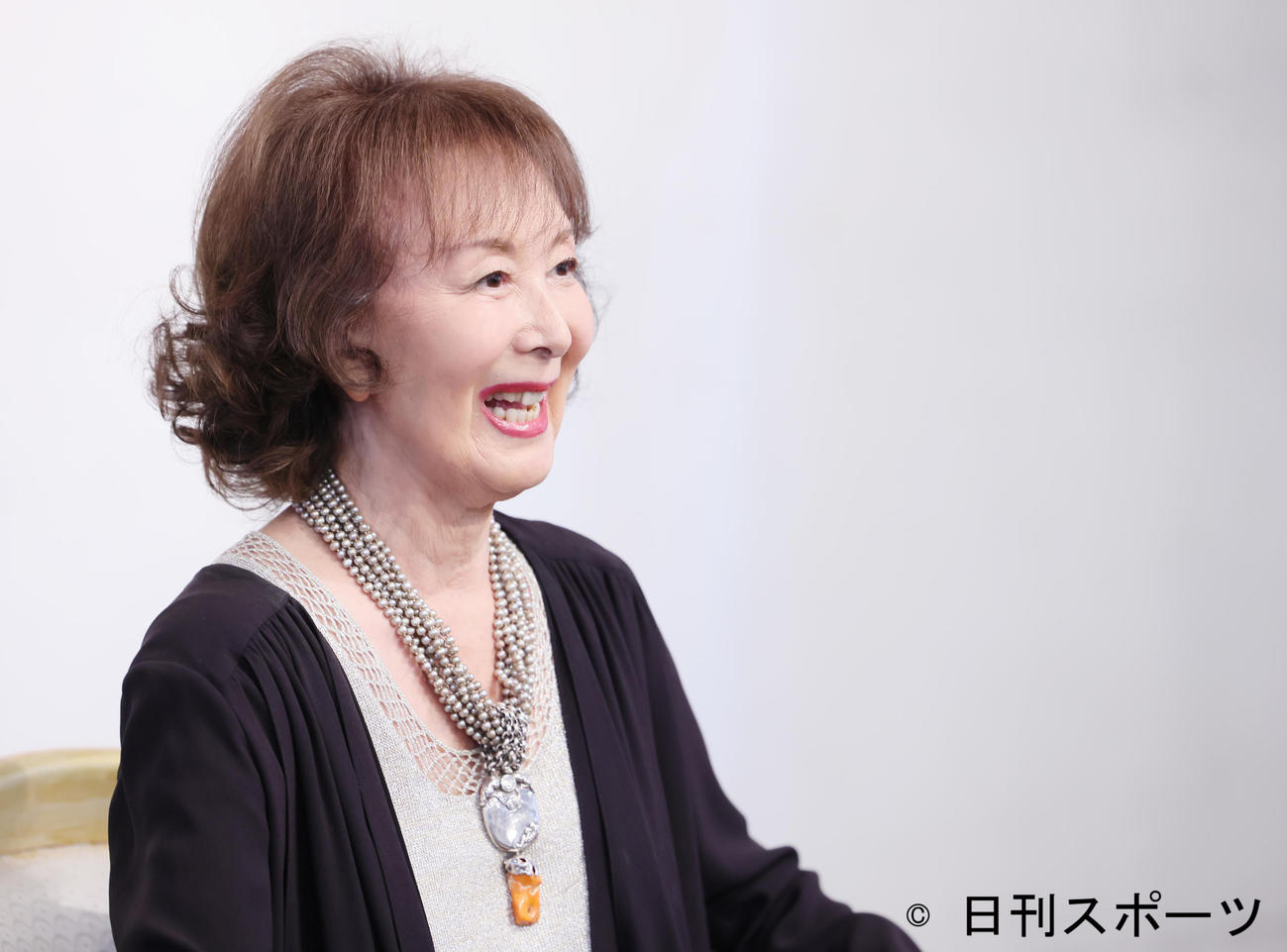 笑顔を見せる岸惠子（撮影・足立雅史）