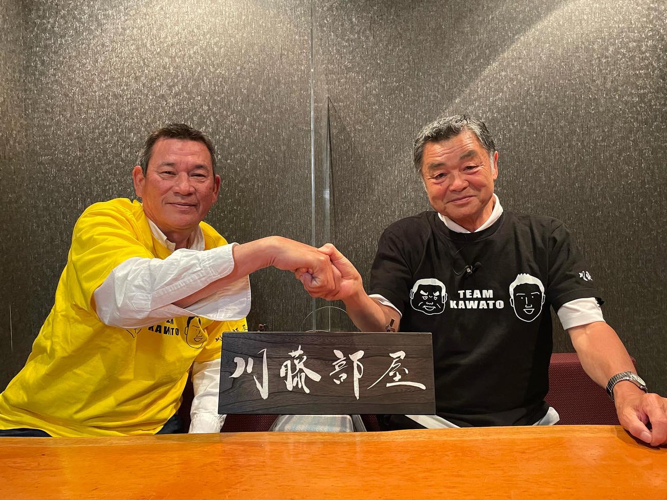 YouTubeチャンネルを開設する元阪神のエース仲田幸司氏（左）、初回ゲストの川藤幸三氏