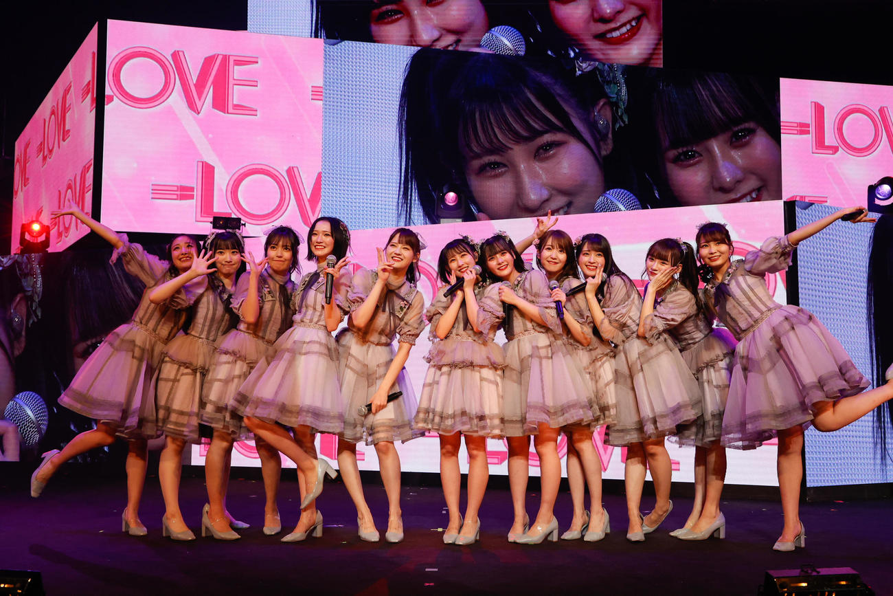 全国ツアー最終公演を行った＝LOVE